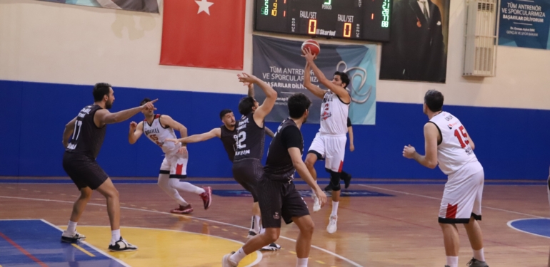 Potanın Efeleri 1-0 önde başladı!