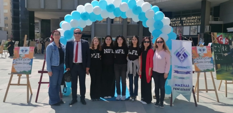 Resim aşkının ‘İZDÜŞÜM’ü Belediye Meydanı’na yansıdı!