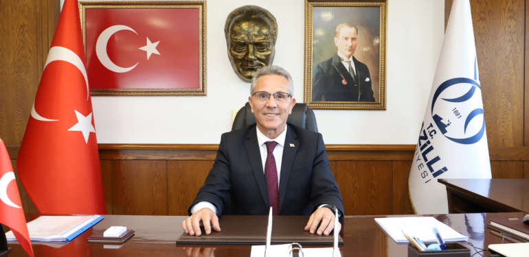 Cumhuriyetin 101. yılını kutladı, Nazillilileri meydana davet etti!