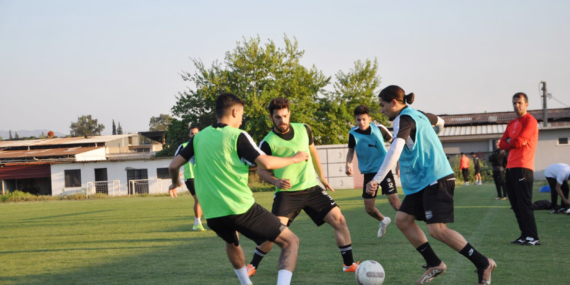 Naz Naz, kritik haftalar öncesi Mersin’i aşmak istiyor!