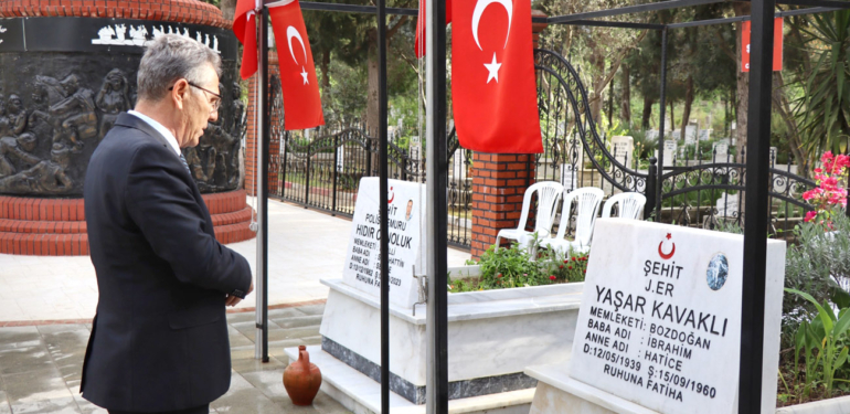 Başkan Tetik, Şehitlerimizi andı: “Minnettarız!”