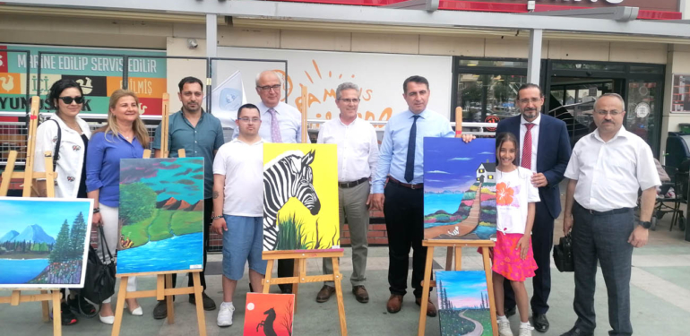 ‘7’den 77’ye Sanat’ resim sergisi, büyük ilgi gördü!