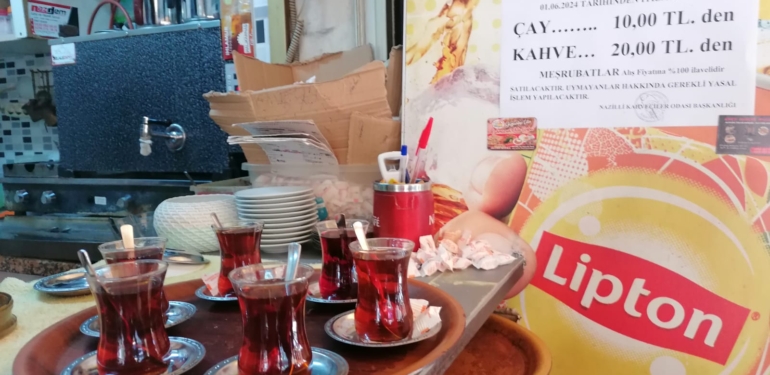 Çayın fiyatı 10 TL oldu, vatandaşın keyfi kaçtı!