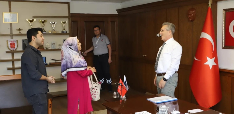 1 gün makamda, 6 gün sahada halkla birlikte olacak!