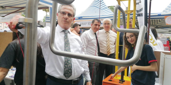 Nazillili öğrenciler ‘Bilim Şenliği’nde projeleriyle şov yaptılar!