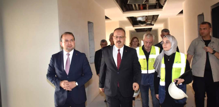 Vali Canbolat, Şehir Hastanesi’nde incelemelerde bulundu!