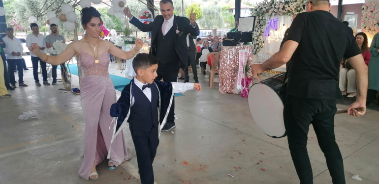 İnanç Ali erkekliğe adım attı, Fatih Özmen kirve oldu!