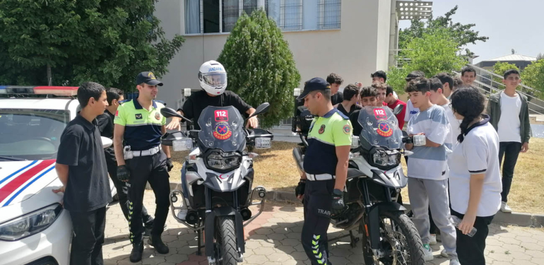 Jandarma’nın ‘Tanıtım Programı’ ile gurur dolu bir gün geçirdiler!