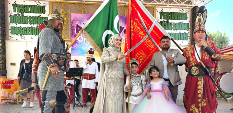 Kırer Ailesi’nden masal tadında sünnet düğünü!