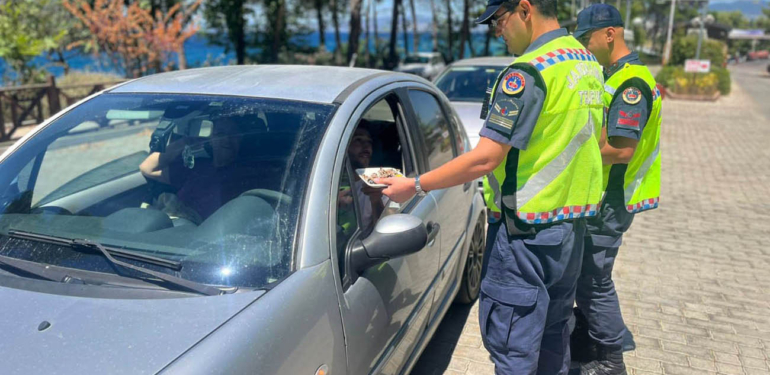 ‘Hızını düşür, yolun sonu bayram olsun!’