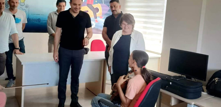 MKYK Üyesi Tuncer, haftasonunu çocuklara ve yaşlılara ayırdı!