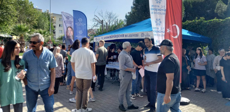 Aydın Büyükşehir Belediyesi, YKS’ye katılan adayların yanında!