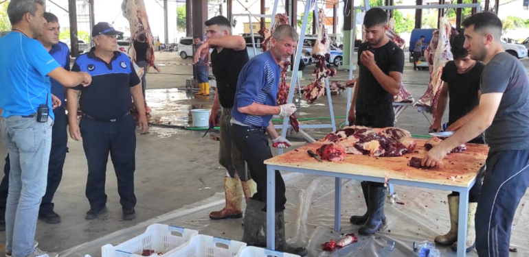 Zabıta, Sağlık ve Temizlik İşleri’nden yoğun bayram mesaisi!