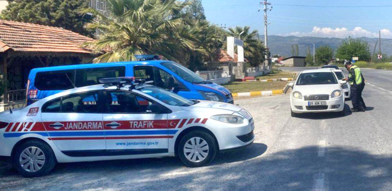 Trafik Jandarması, Mayıs’ta 50 bin 694 aracı denetledi!