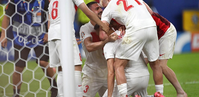 Zor oldu ama oldu… ‘Bizim Çocuklar’ son 16’da!