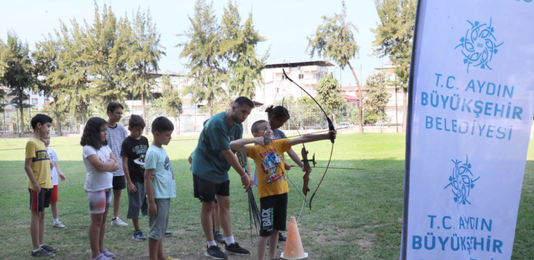 Büyükşehirin ‘Okçuluk Kursu’nda hem öğrendiler hem eğlendiler!