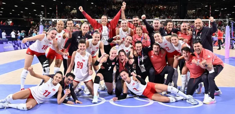 ‘Yarı Final’ heyecanı için, sandalyeni kap gel!