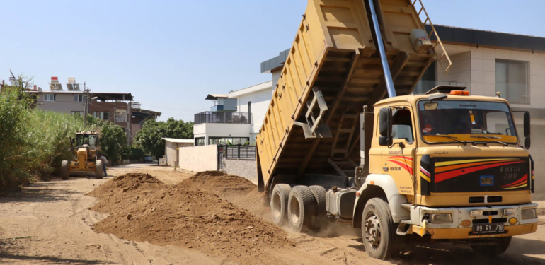 Nazilli Belediyesi’nin Dallıca’daki yol çalışmaları sürüyor!