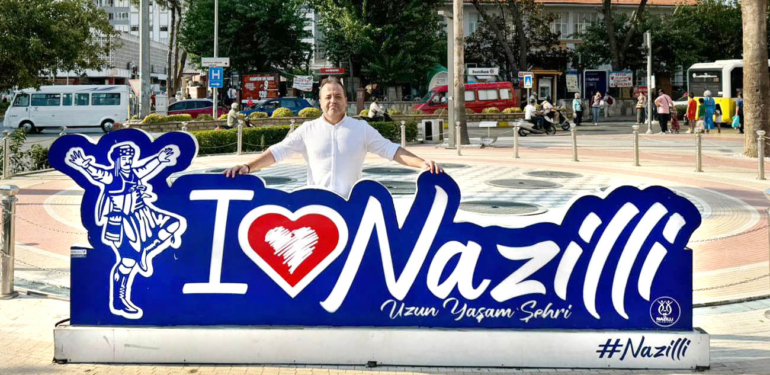 Biçer, ‘Nazlı Kızın Öyküsü’nü Nazilli için yazdı ve seslendirdi!