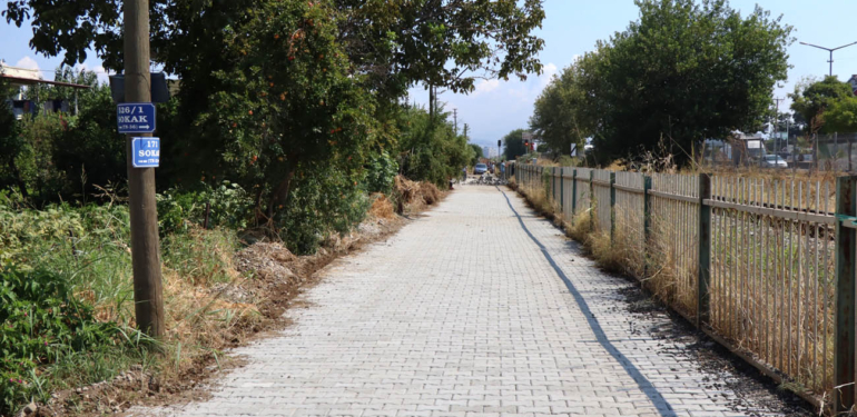 171 Sokak da parke taşı ile tanıştı!