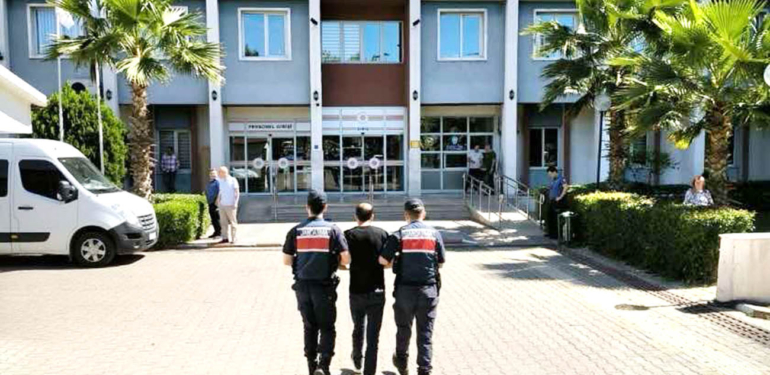 30 yıl hapis cezasıyla aranıyordu, otobüste yakalandı!