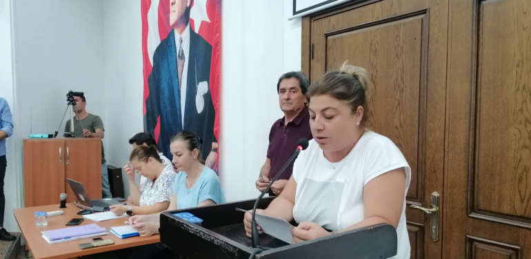 Eğitim sistemini eleştirdi, AK Partililer Meclisi terk etti!