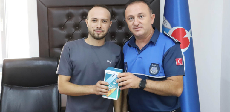 Zabıta, kayıp telefonu 2 yıl sonra sahibine ulaştırdı!