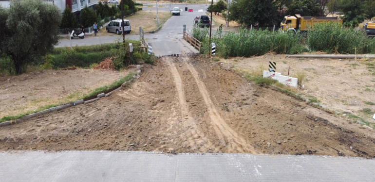 Belediye ekipleri, şehrin yollarını birer birer yeniliyor!