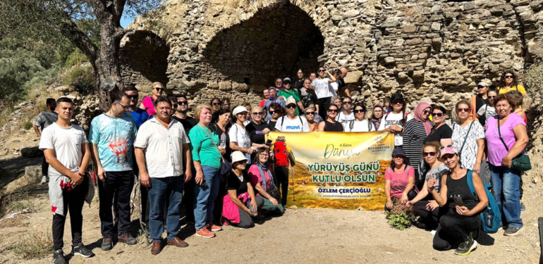 Büyükşehirin yürüyüş etkinliği, antik kentte noktalandı!