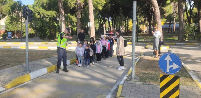 3 ilçede 300 öğrenciye ‘Trafik Eğitimi’ verildi!