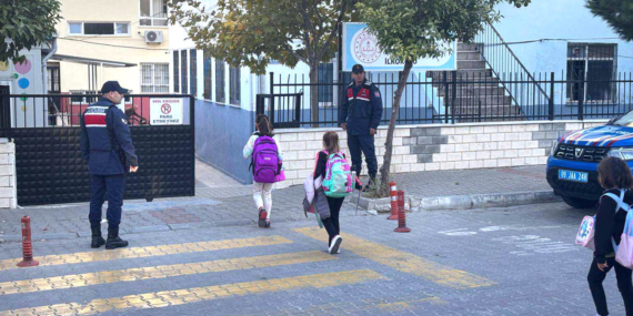 ‘Huzurlu Okul Önleri, Huzurlu Sokaklar’ için denetimdeler!