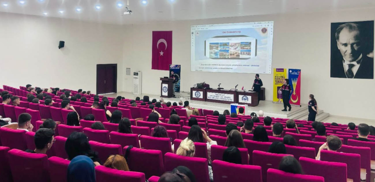 Jandarma, ‘Şiddetin Karşısında, Kadınların Yanında!’