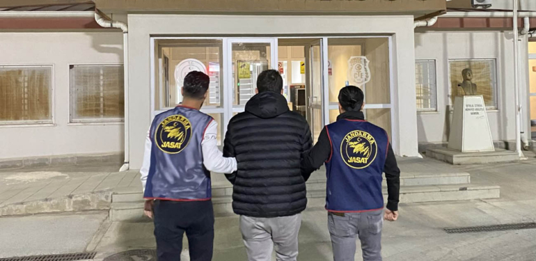Hüküm giymiş 24 kişi, Jandarma operasyonlarıyla yakalandı!