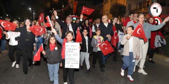 29 Ekim kutlamaları, Fener Alayı ile sona erdi!