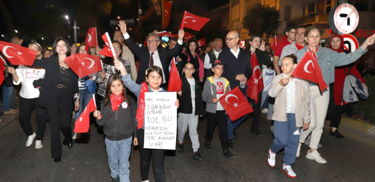 29 Ekim kutlamaları, Fener Alayı ile sona erdi!