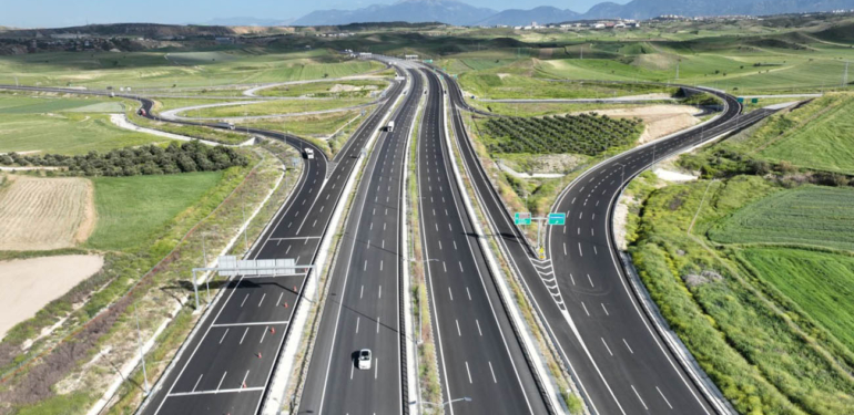 Aydın-Denizli Otoyolu’ndan ilk 3 günde 22 bin araç geçti!