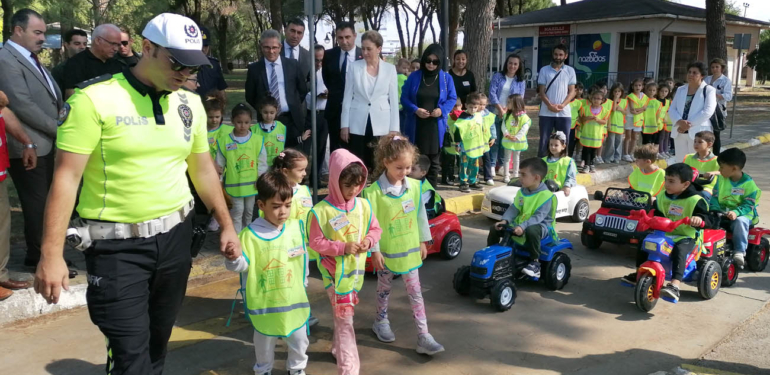 Miniklere ‘Güvenli Trafik’ eğitimi!