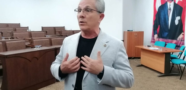 “Çay içmeyeyim mi, yemek yemeyeyim mi?”