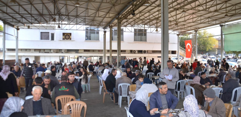 Pirlibey’de şehitler ve kuraklık için keşkek hayırı!