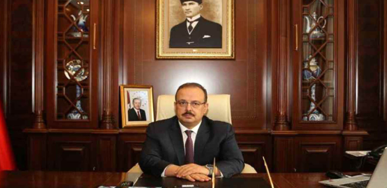 Vali Canbolat, Aydınlı hemşehrilerinin kandilini kutladı!