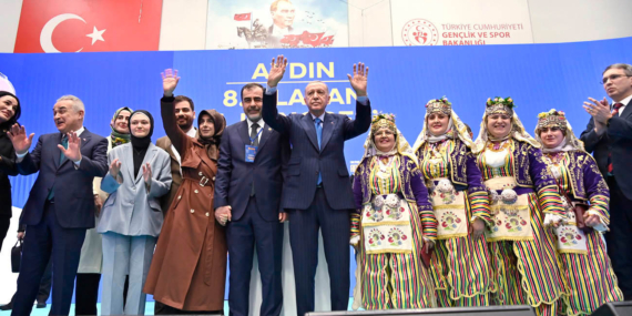 AK Parti Aydın’da ‘Mehmet Erdem’ bayrağı devraldı!