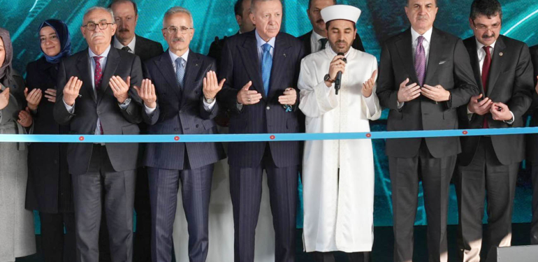 Cumhurbaşkanı Erdoğan, Aydın-Denizli Otoyolu’nu açtı!