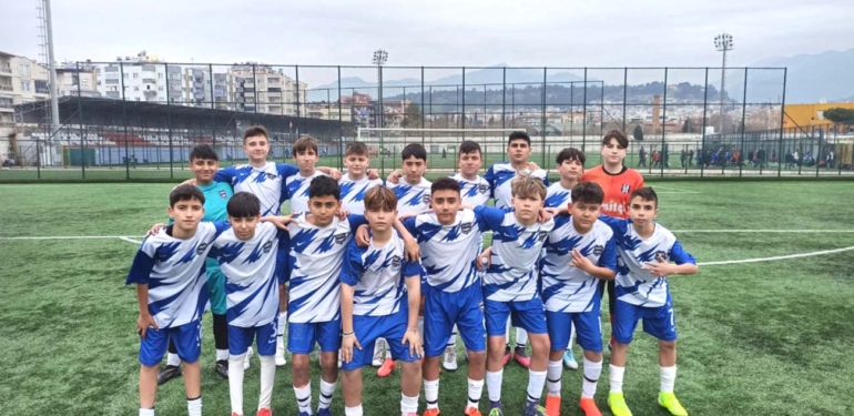 Beşeylül Ortaokulu Yıldız Erkekler Futbol Takımı İl 2.’si oldu!