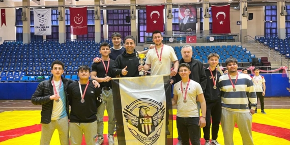 Bizim çocuklar, U23 Güreş İl Birinciliği’nde ‘Şampiyon’ oldu!