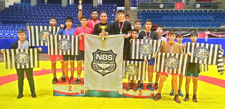 Nazilli Belediyespor, U17’de de takım halinde ‘Şampiyon’