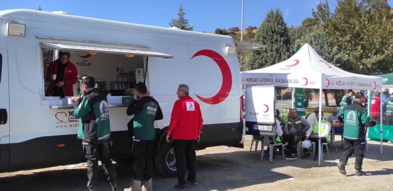 İyi günde, kötü günde… Türk Kızılay Nazilli yanınızda!