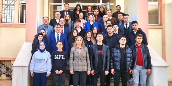 Kaymakamlık ve İlçe Milli Eğitim “Öğrencilerle El Ele”