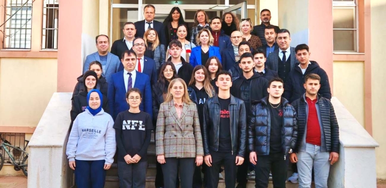 Kaymakamlık ve İlçe Milli Eğitim “Öğrencilerle El Ele”