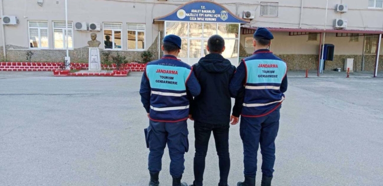 Dolandırıcılıktan aranan şahıs İsabeyli’de yakalandı!