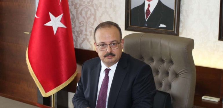 Vali Canbolat, yayımladığı mesajla ‘23 Nisan’ı kutladı!